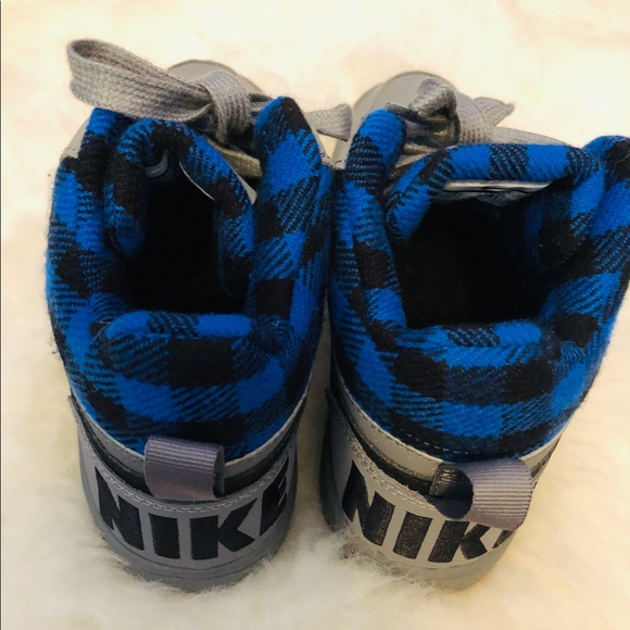 Nike - Picture 3 of 3